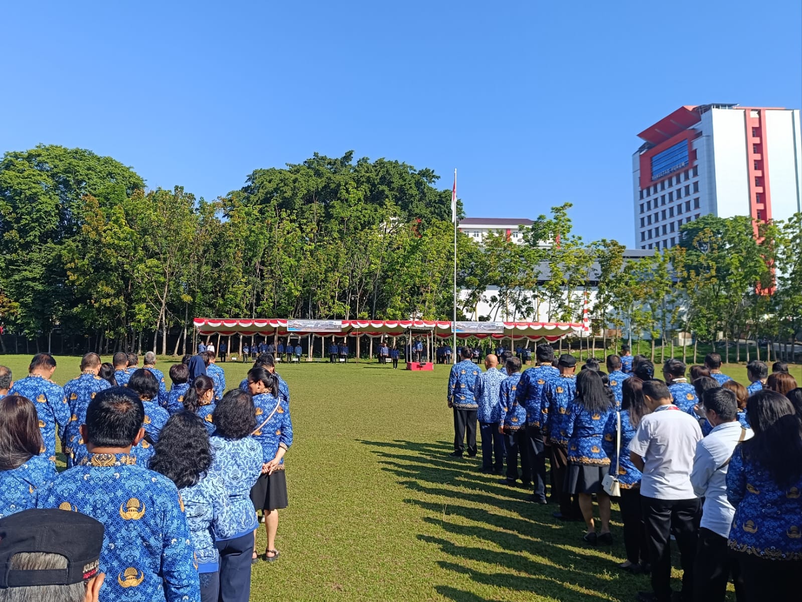 UNSRAT Selenggarakan Upacara Hari Pendidikan Nasional 2026 di Lapangan Kampus UNSRAT Selenggarakan Upacara Hari Pendidikan Nasional 2026 di Lapangan Kampus